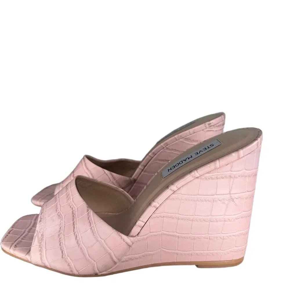 Steve Madden step out